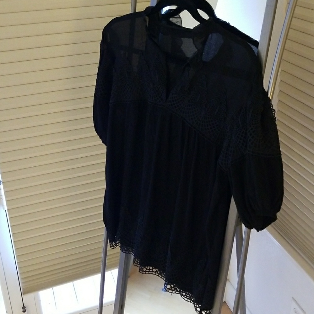 Beautiful brand new Anthropologie black top
